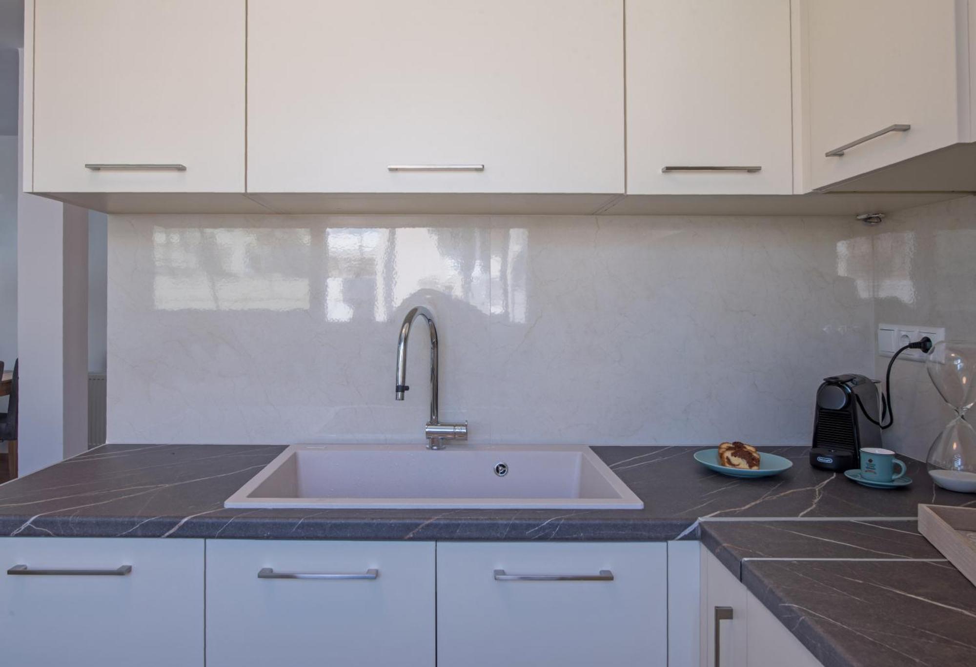 Acropolis View Apt In Koukaki Атина Екстериор снимка